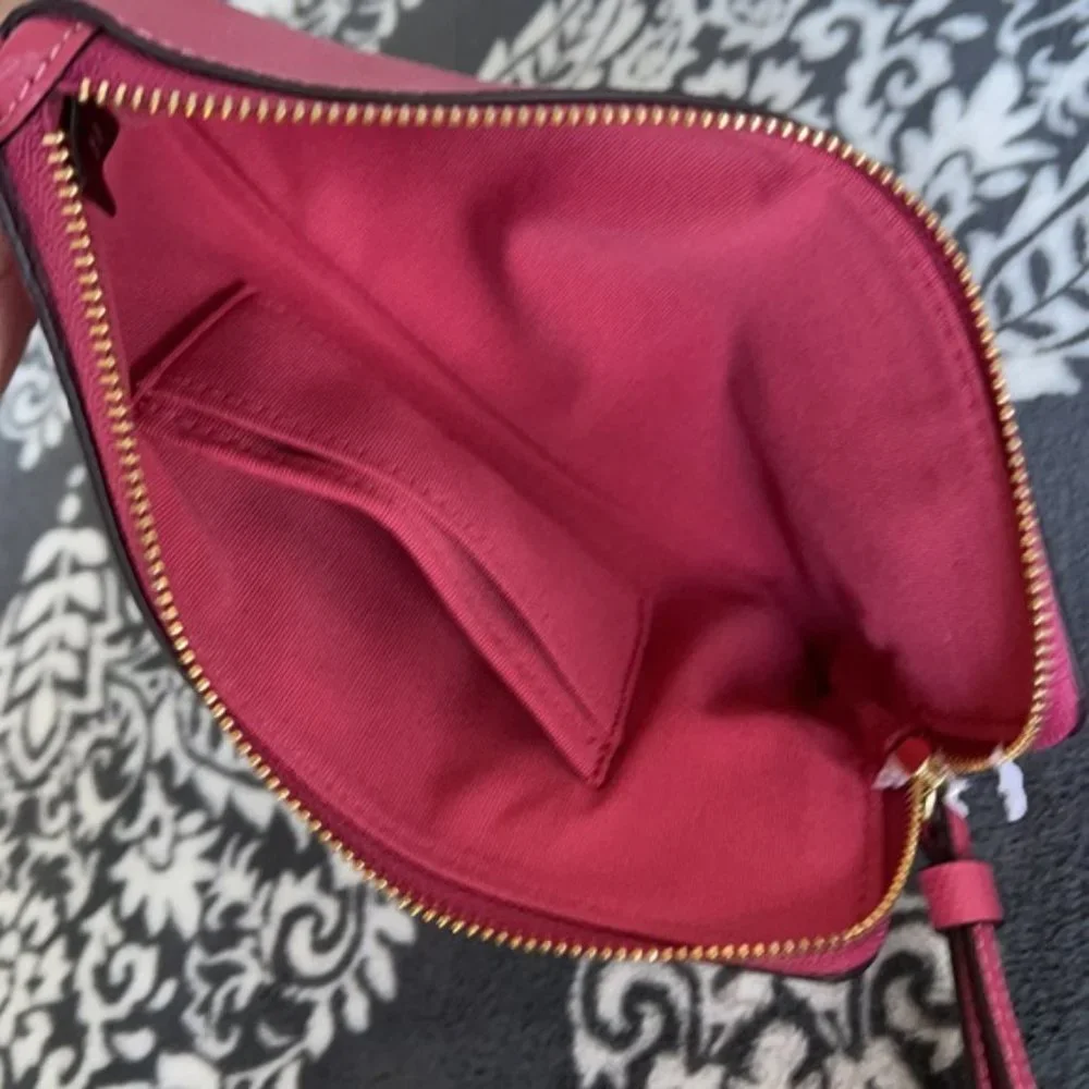 Coach Large Corner Zip Wristlet Gold/Rouge NWT - Picture 6 of 15